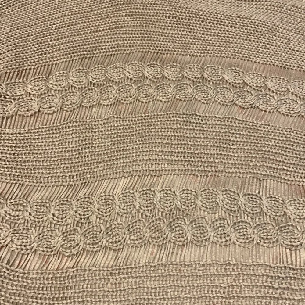 Berksha cream top. Large. 2 mediums. - Picture 2 of 6